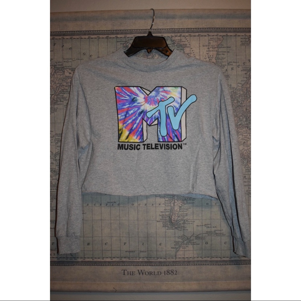 MTV Cropped Graphic Tee